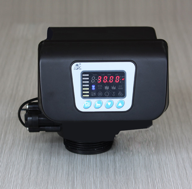 數(shù)顯多路閥全自動(dòng)軟水器(軟化水設(shè)備) 數(shù)顯多路閥全自動(dòng)軟水器(軟化水設(shè)備)